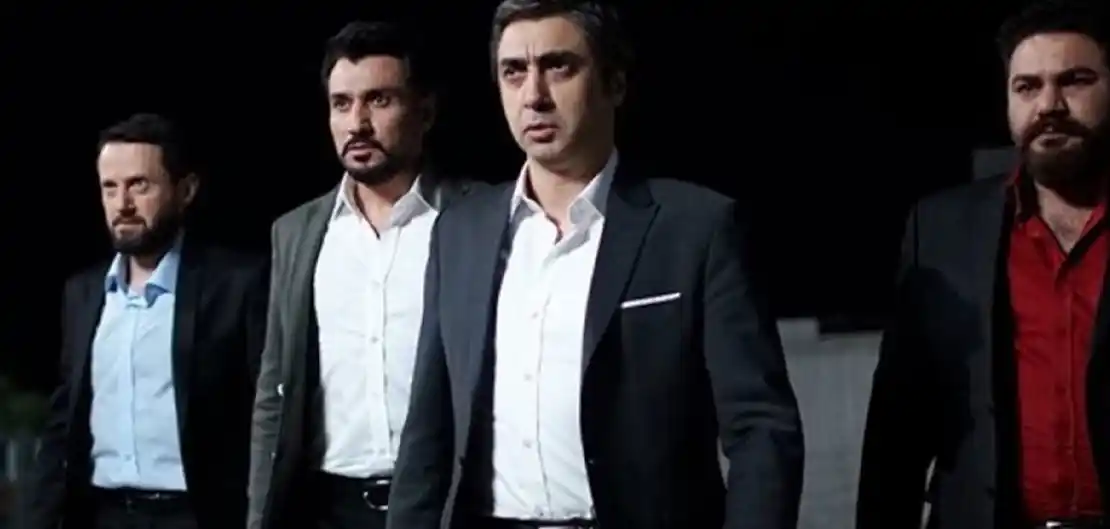 Kurtlar Vadisi: Türk Televizyonlarında Bir Fenomenin Anatomisi